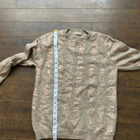 Brodie Cashmere Snake foil crew neck sweater - Picture 4 of 11